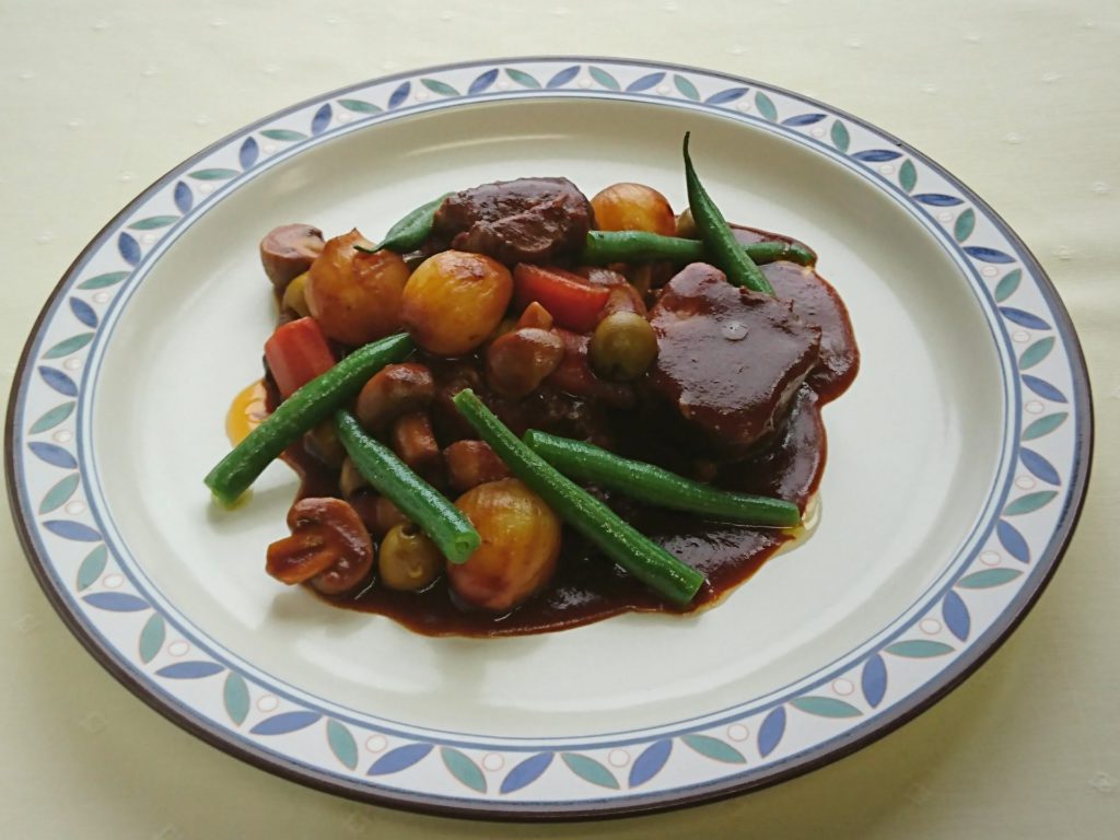 Bœuf à la bourguignonne（牛肉の煮込み　ブルギーニョン）