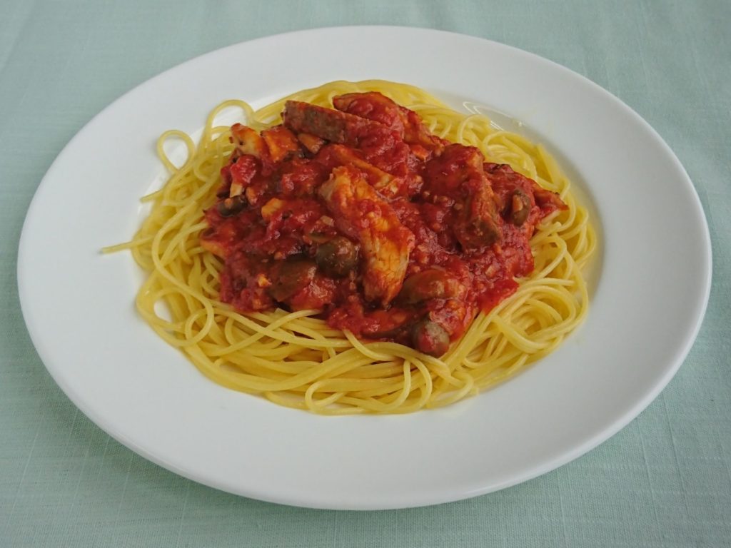 Spaghetti & sauce porc parfumé aux champignon（スパグェティ＆ハーブポークとキノコソース）