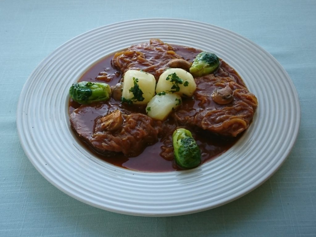 Carbonade de Langue de bœuf（牛タンのビール煮）